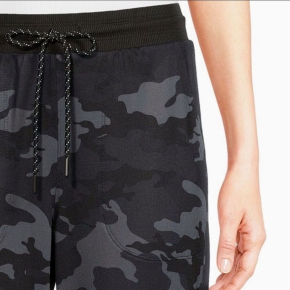 Avia Commuter Joggers Black Camo Size XXL NWT! - Picture 4 of 5